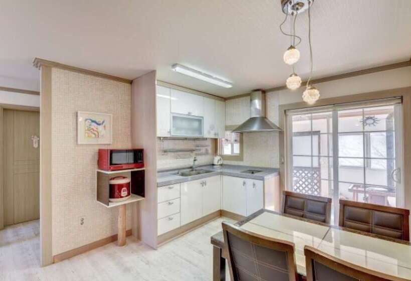 בית מלון כפרי Yangpyeong Cezanne Gallery Pension
