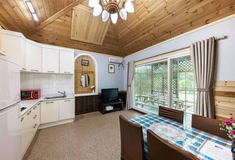 Hotel Yangpyeong Happy Story Pension