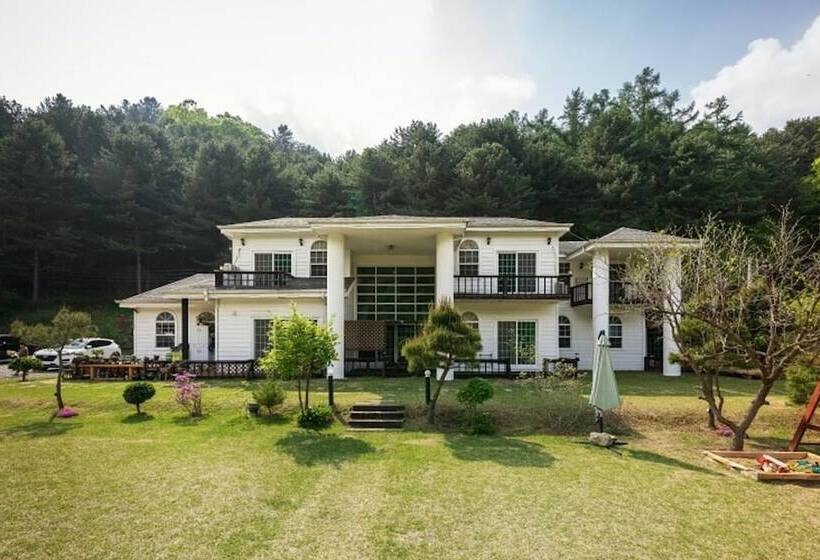Hotel Yangpyeong Happy Story Pension