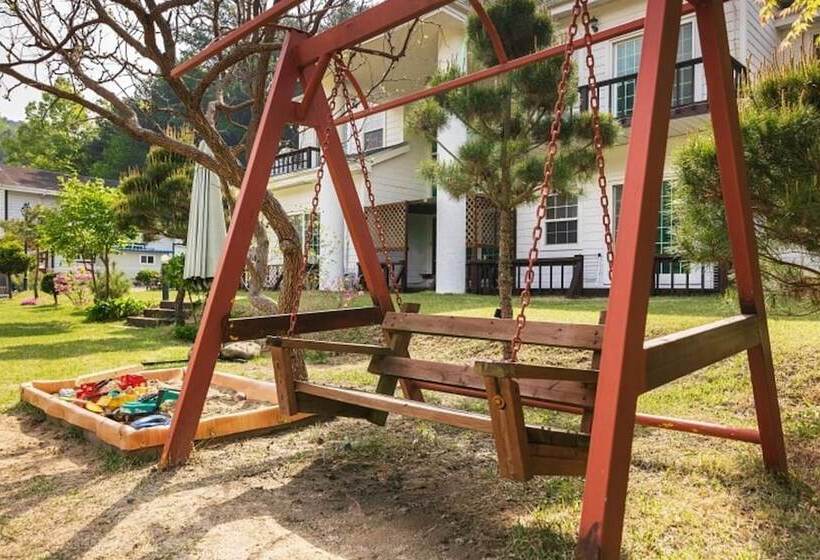 Hotel Yangpyeong Happy Story Pension