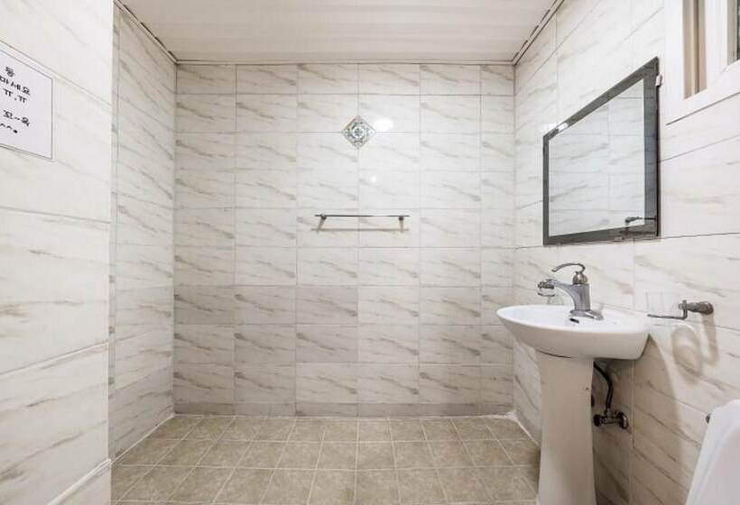 Hotel Yangpyeong Happy Story Pension