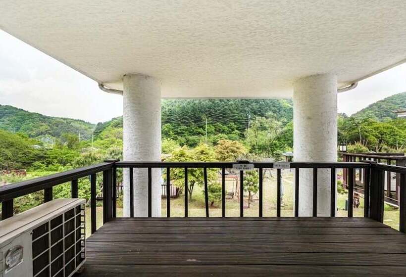 Hotel Yangpyeong Happy Story Pension