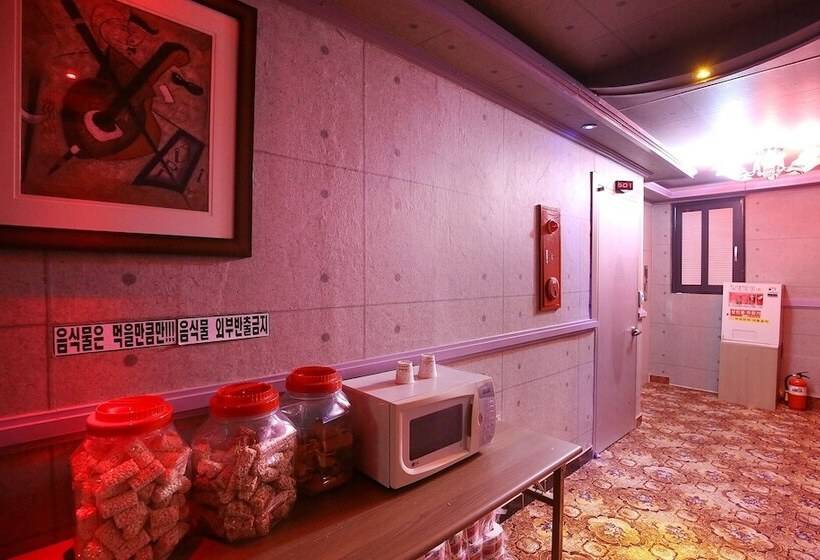 Jeungpyeong Gallery Self Checkin Motel