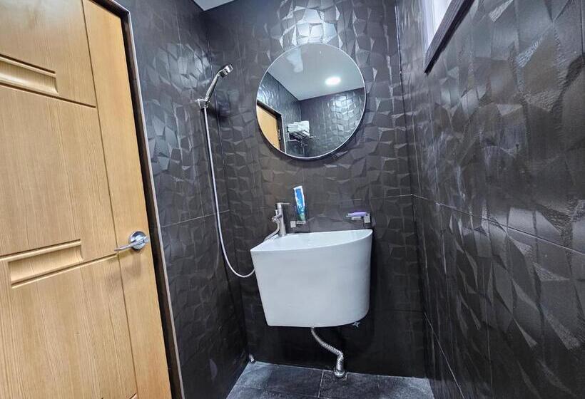 بنسيون Ddlanchae Hanok Stay   Main House