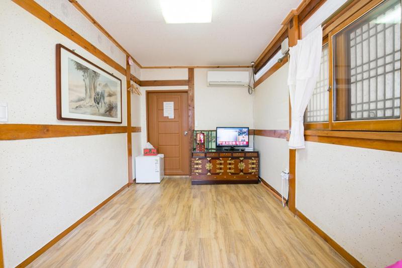 بنسيون Ddlanchae Hanok Stay   Main House