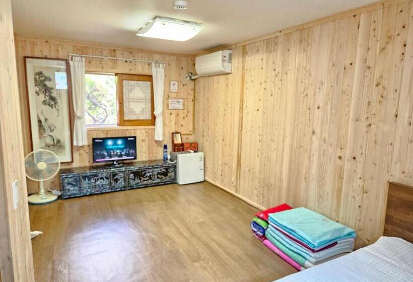 بنسيون Ddlanchae Hanok Stay   Main House