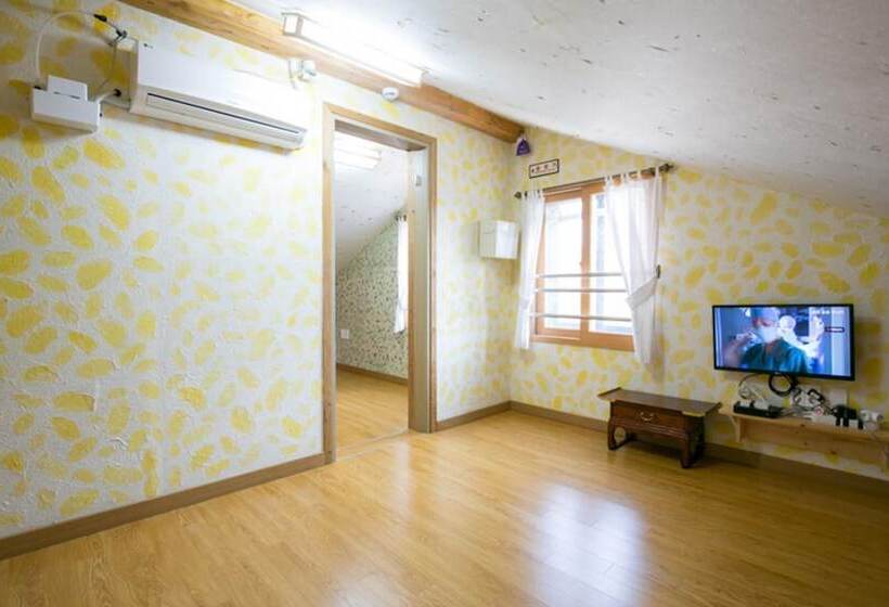 بنسيون Ddlanchae Hanok Stay   Main House