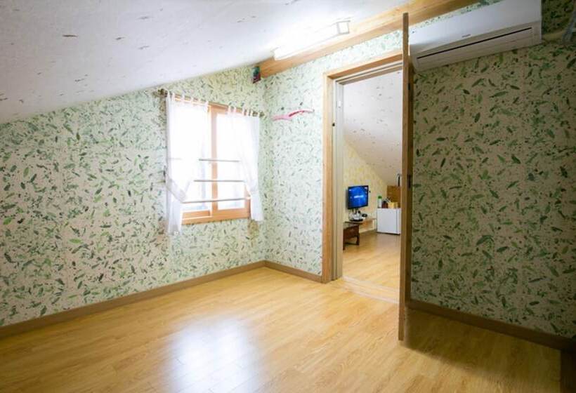 بنسيون Ddlanchae Hanok Stay   Main House