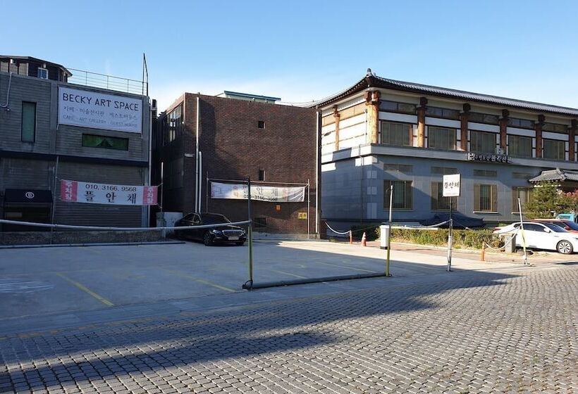 بنسيون Ddlanchae Hanok Stay   Main House