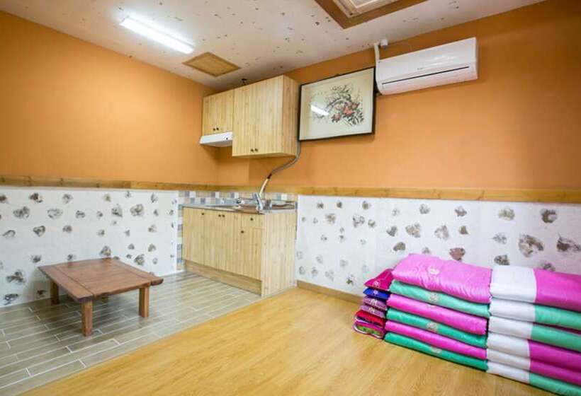 بنسيون Ddlanchae Hanok Stay   Main House