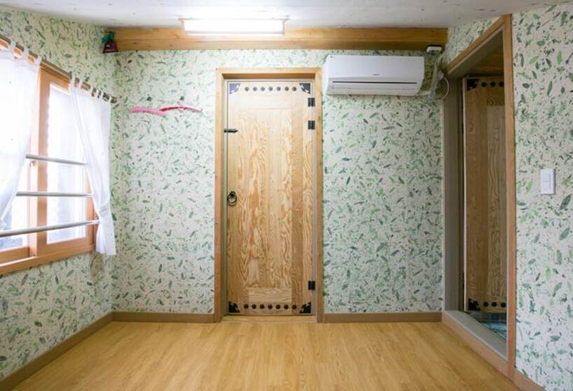 بنسيون Ddlanchae Hanok Stay   Main House