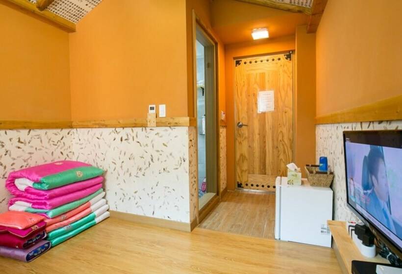 بنسيون Ddlanchae Hanok Stay   Main House