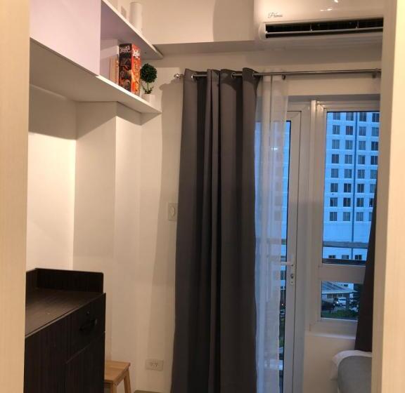 Unit 1005 Tower B Cool Suites At Wind Residences