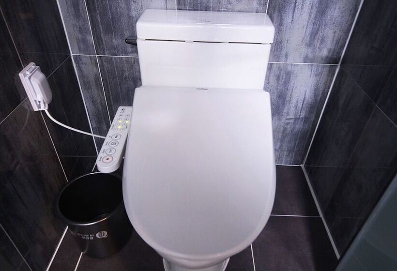 Gimje Q Drive Self Check In Motel