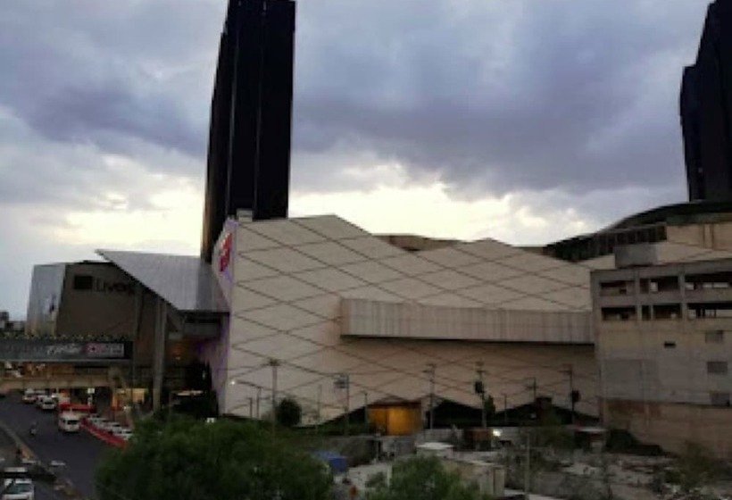 Hm Hotel Y Suites Plaza