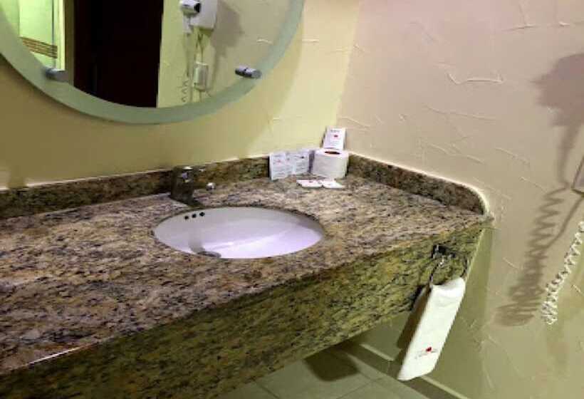 Hm Hotel Y Suites Plaza