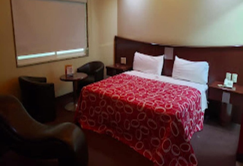 Hm Hotel Y Suites Plaza