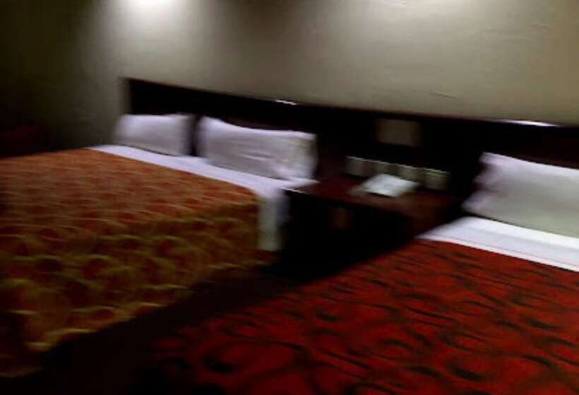 Hm Hotel Y Suites Plaza