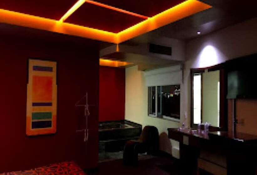 Hm Hotel Y Suites Plaza