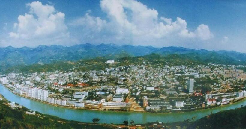 Отель 7 Days Premium Zunyi Renhuai Municipal Government