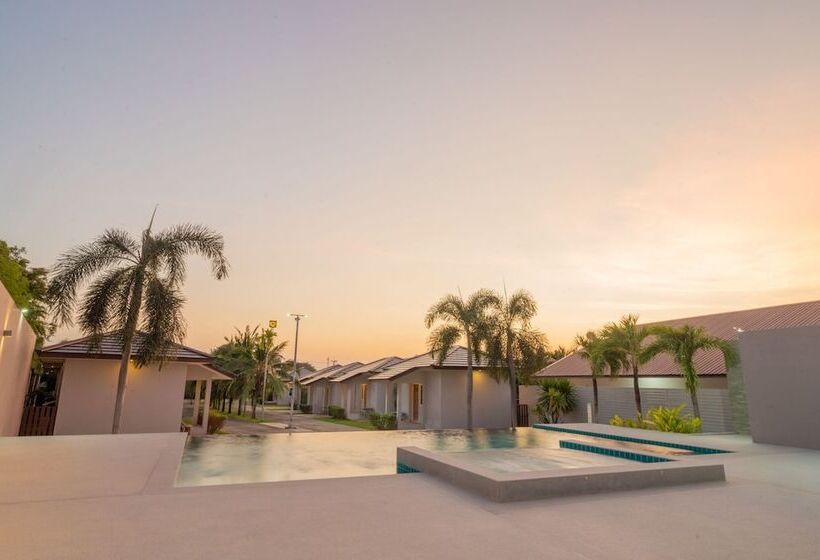 هتل Akard Private Villas Sattahip