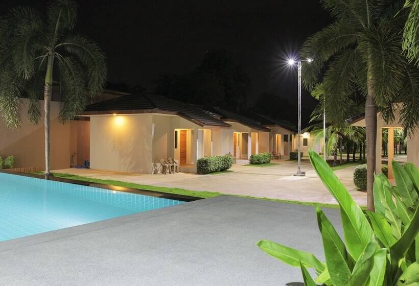 هتل Akard Private Villas Sattahip