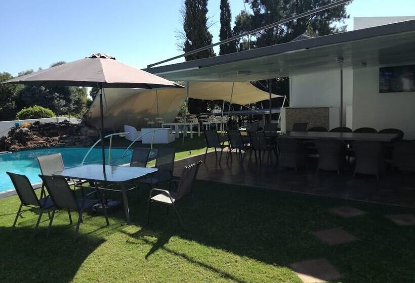 酒店 Alicats Place Executive Lodge & Conference