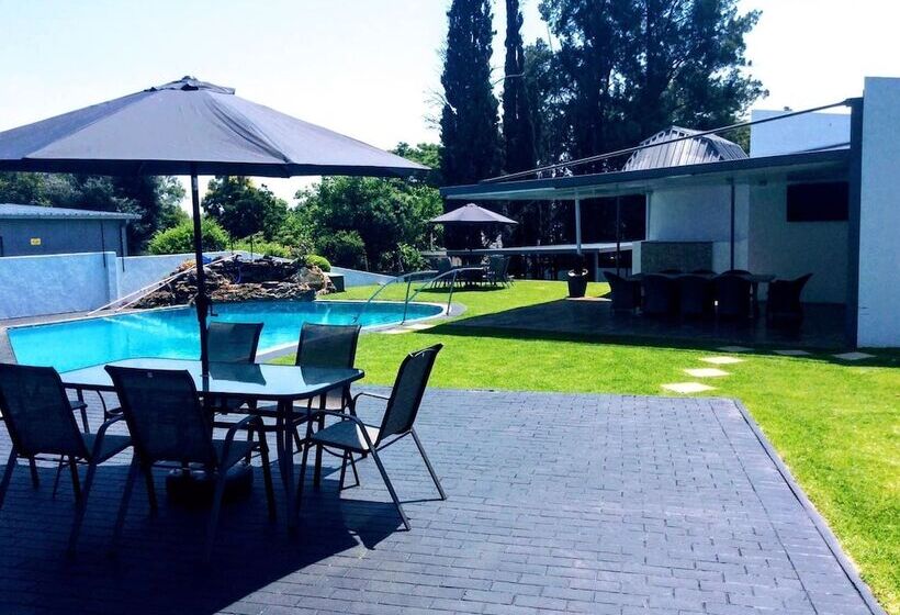 酒店 Alicats Place Executive Lodge & Conference