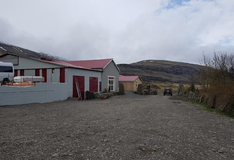 هتل Bragdavellir Cottages