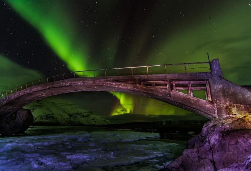 هتل Bragdavellir Cottages