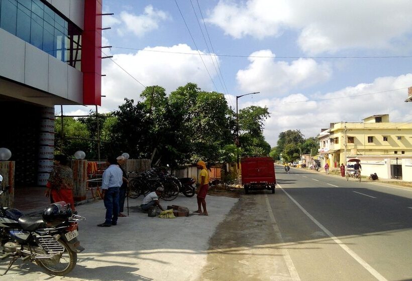 فندق Dhanraj Residency