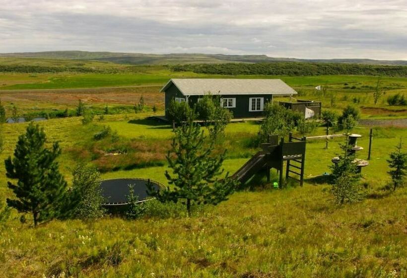 هتل Eyjasól Cottages