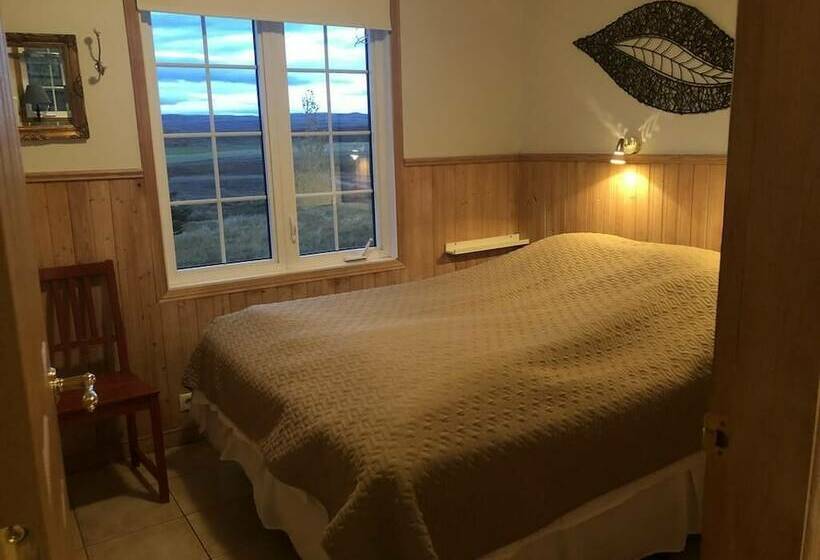 هتل Eyjasól Cottages