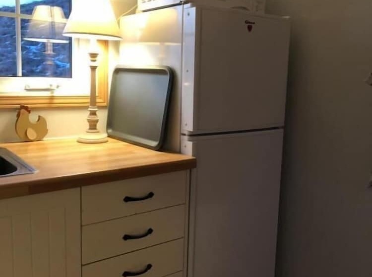 هتل Eyjasól Cottages