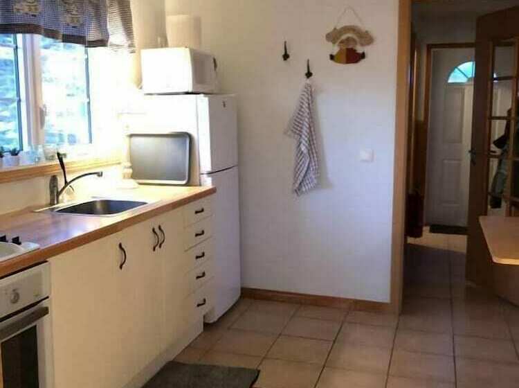 هتل Eyjasól Cottages