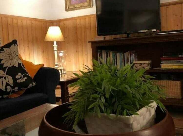 هتل Eyjasól Cottages