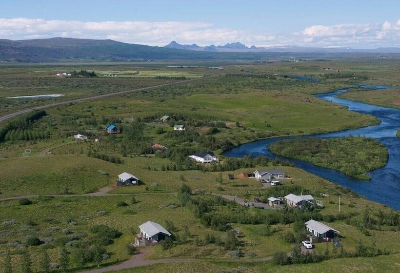 هتل Eyjasól Cottages