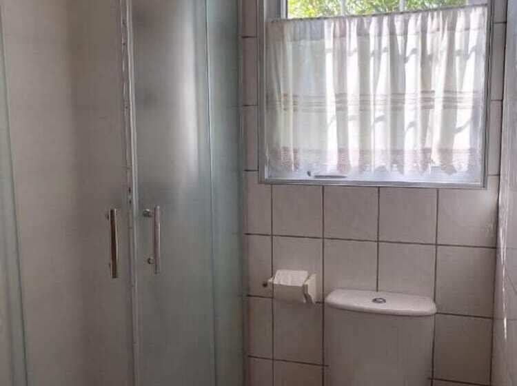 هتل Eyjasól Cottages