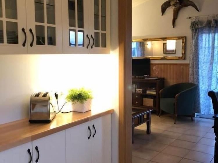 هتل Eyjasól Cottages