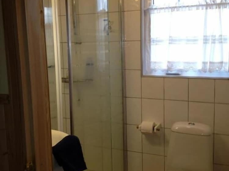 هتل Eyjasól Cottages