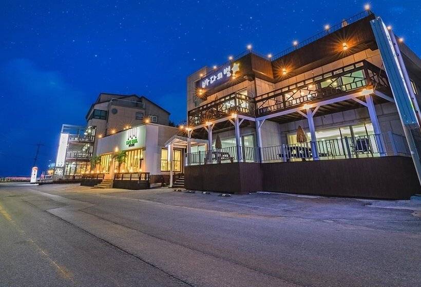 Отель Gangneung Badauibyeol Pension