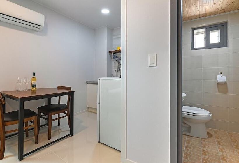 Отель Gangneung Badauibyeol Pension