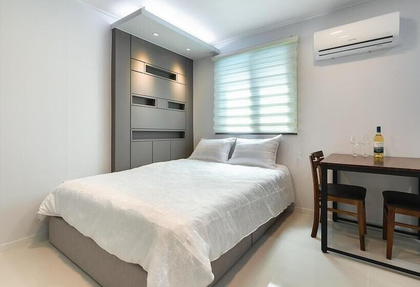 Отель Gangneung Badauibyeol Pension