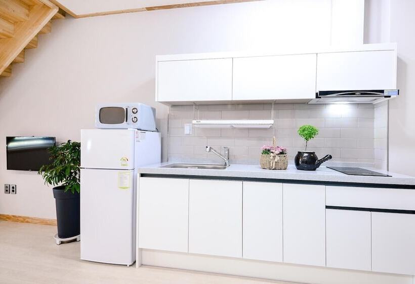 酒店 Gangneung Raon Pension