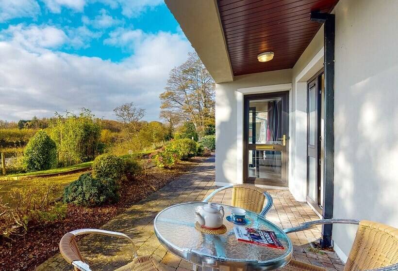 ホテル Grove Lodge Holiday Homes 2 Bed