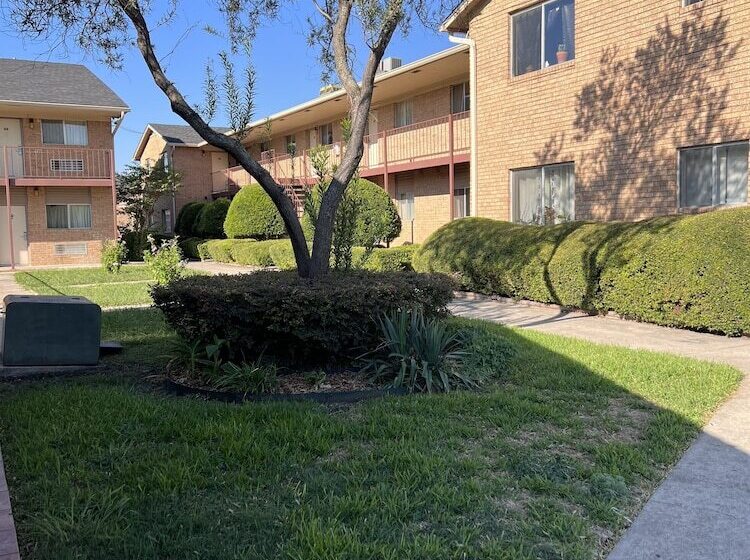 فندق Hallmark Inn And Suites