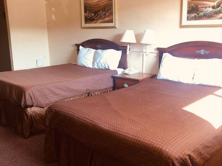 فندق Hallmark Inn And Suites