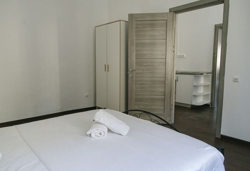 هتل The Floor Piata Unirii