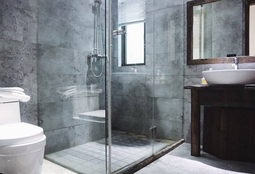 فندق Lakeside Courtyard By Jinspecial