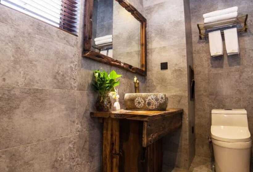 فندق Lakeside Courtyard By Jinspecial